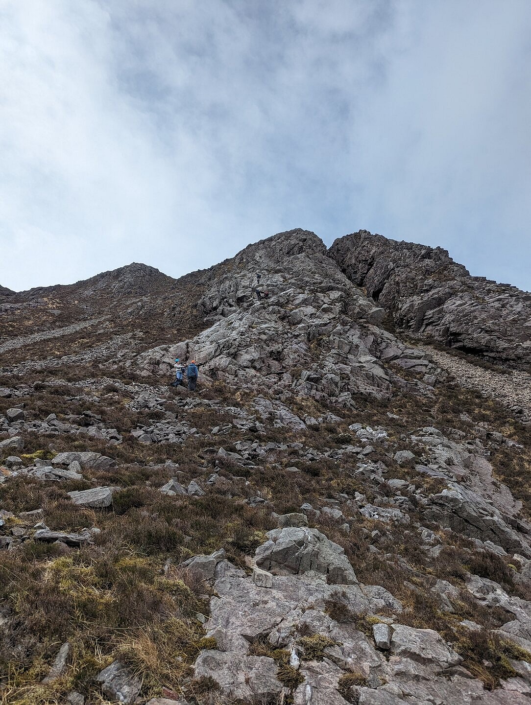 Approaching Ragged Ridge. Deckled Edge on right  © RKernan
