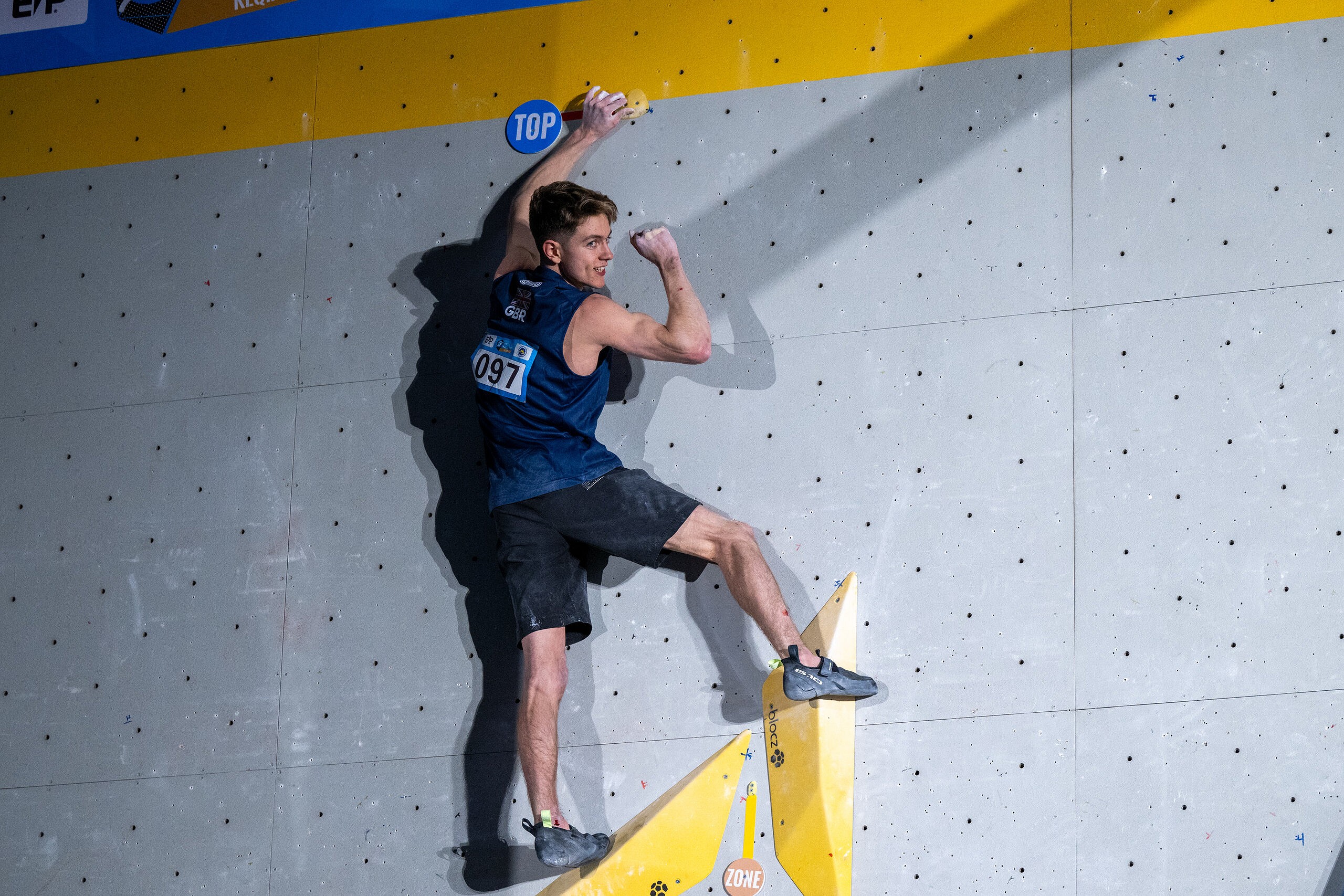 Toby Roberts gets the 2024 season off to a good start.  © IFSC