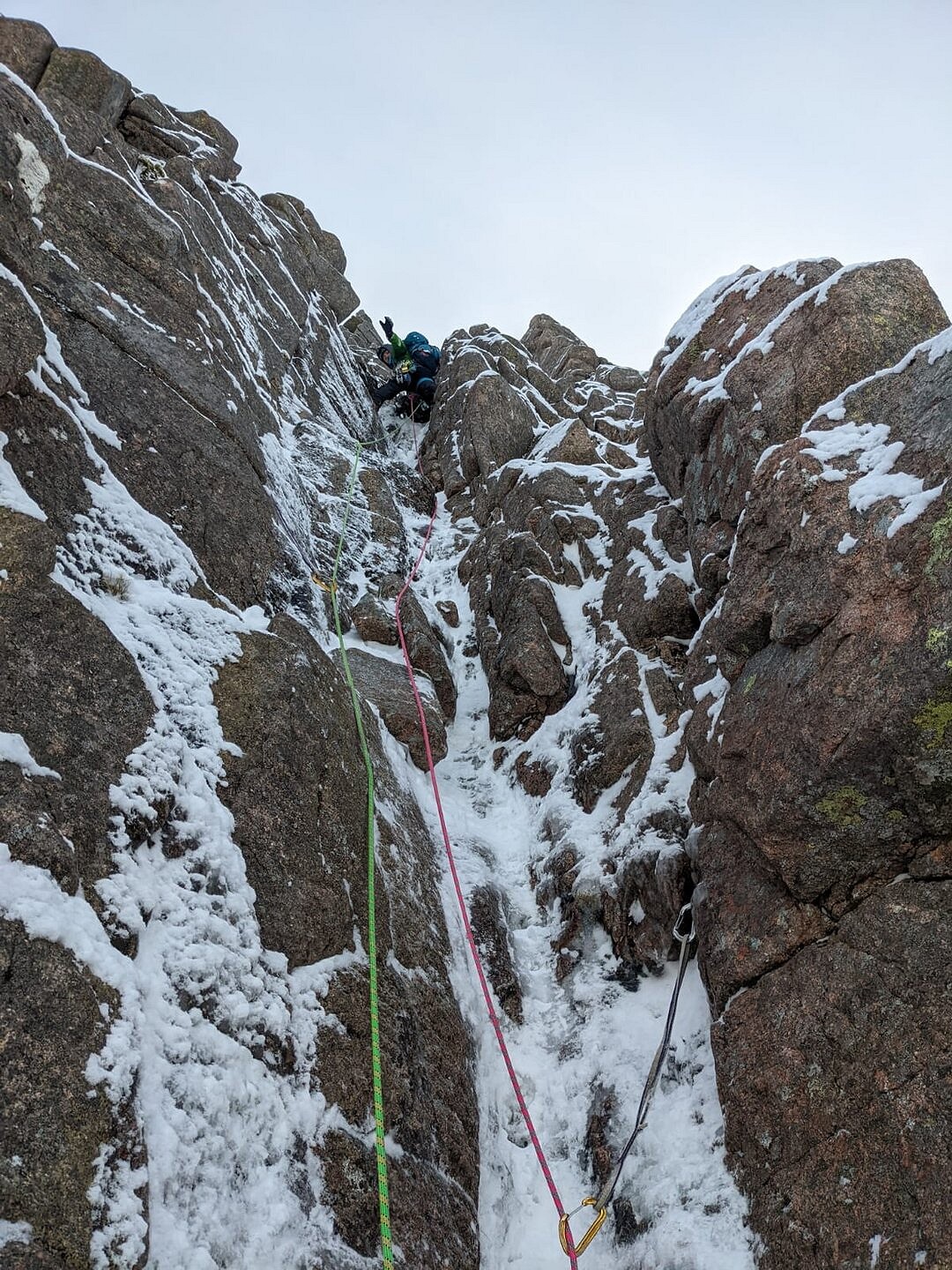 Lean conditions on fluted buttress direct  © Bobbie1984