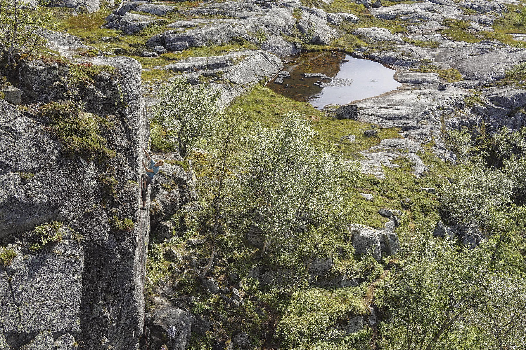 A climber on Hjørnet Direct (7a) at Kjerringveggen.  © Chris Craggs