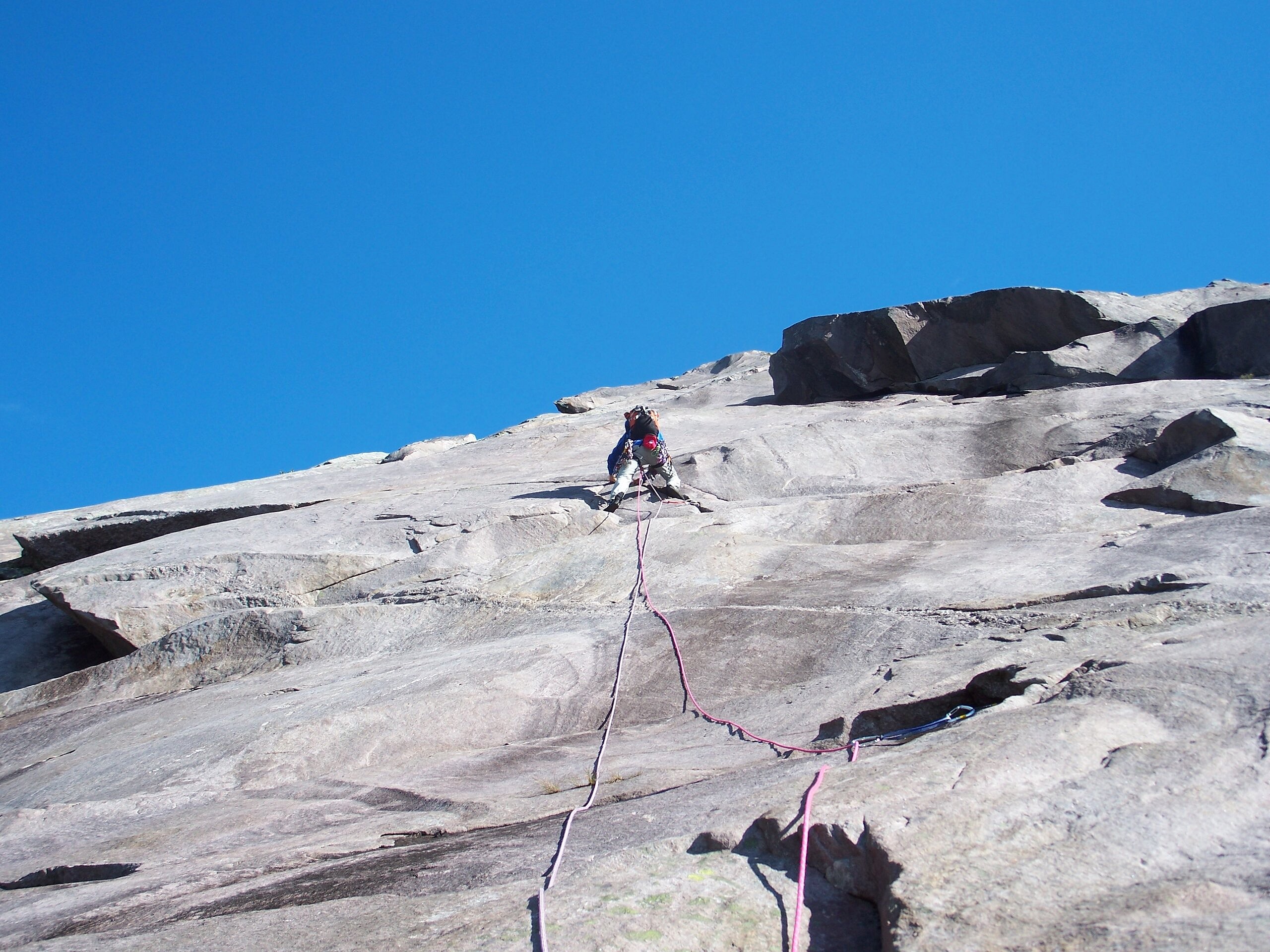 John Venier leading pitch 5 on the first ascent of 'The English Tourist' in 2008  © jossyboy