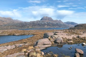 Giant jellyfish spotted over Slioch, 827 kb
