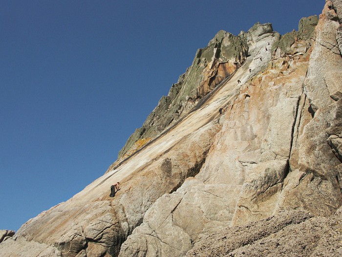 An exhilarating solo of The Devil's Slide, my 400ft intro to Lundy  © Paul Phillips - UKC and UKH