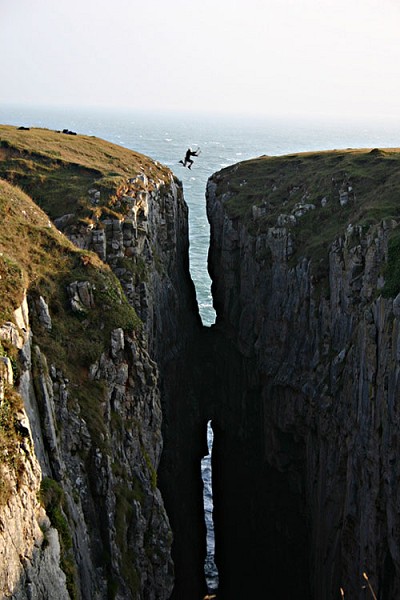 Dominic Sellers jumping huntsmans leap at Pembroke (Hard Very Silly!)  © Nick Llewellyn