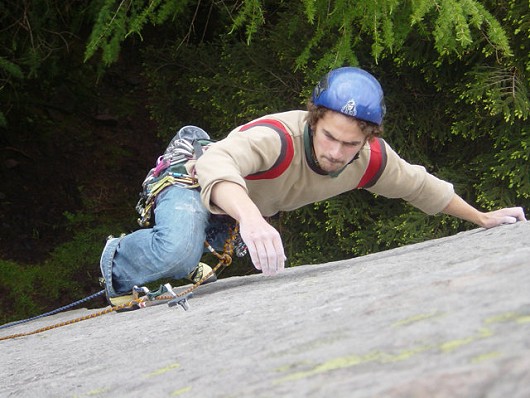Tom S. treads carefully up to the Royal Mail slot on Wings of Unreason (E4 6b), Roaches Skyline  © Nicholas Guest