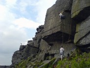 Rob leading Wuthering E2 5b