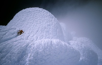 Rolando Garibotti climbing the summit mushroom of Cerro Torre  © Rolando Garibotti.