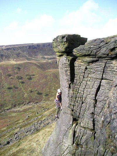 Duncan I, Shy Ann Arete, Bareholme Crag with Laddow Rocks in the background  © antwan
