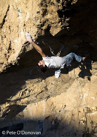 Dani on the first ascent of Obrint Pas Extension (8c+) at Santa Ana.  © Pete O'Donovan