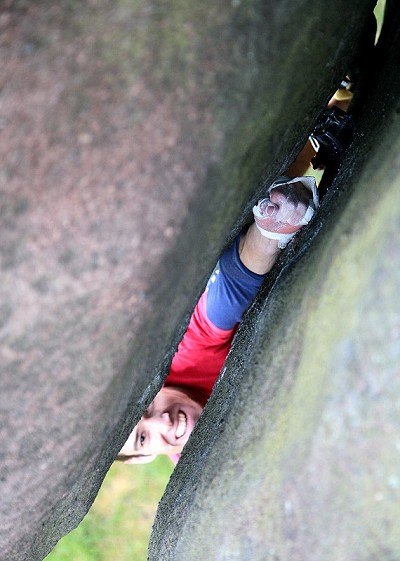 Tom Randall enjoying the subtleties  of gritstone on Ray's Roof - E7 6c  © http://Climbers.net/