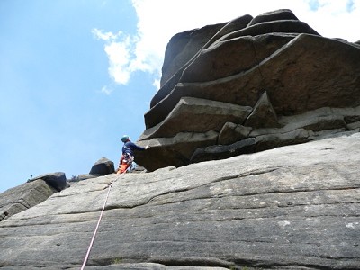 Flying Buttress Route, Stanage.  © allysingo