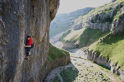 Pete Chadwick climbing at Gordale Scar  © Kevin Avery